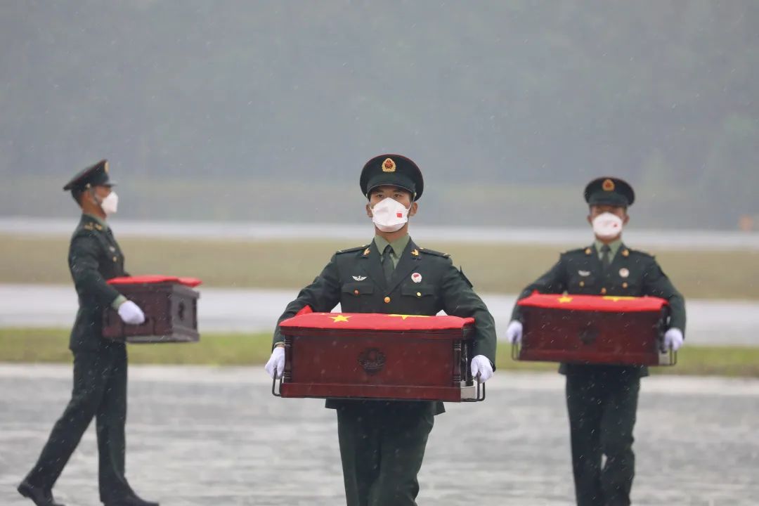在韩烈士遗骸将回国在韩烈士遗骸将回国，铭记历史，致敬英雄